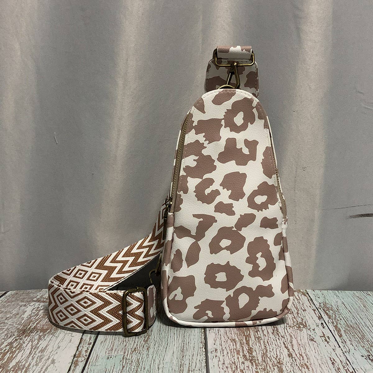 LEOPARD PRINT OUTDOOR SPORT BACKPACK CROSSBODY BAG_CWAB1398