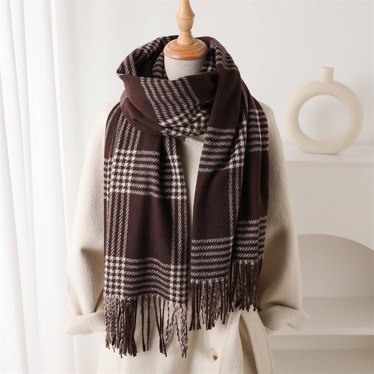 Warm Retro Grid Scarf Shawl for Winter Look