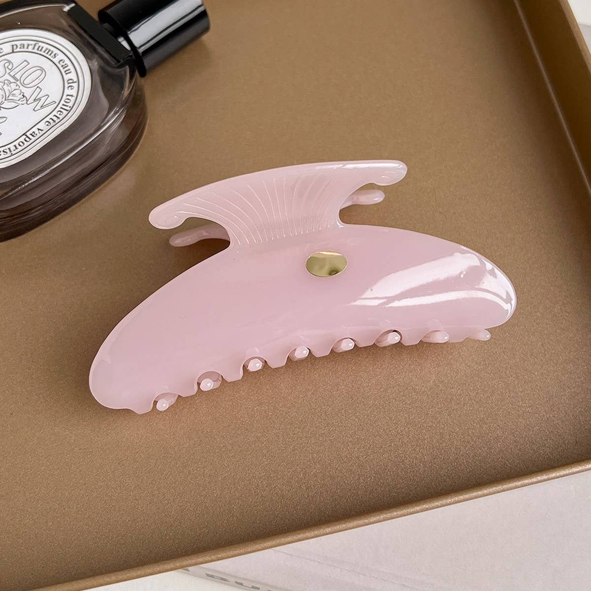 Mermaid Tail Claw Clip ? Elegant No-Crease Grip