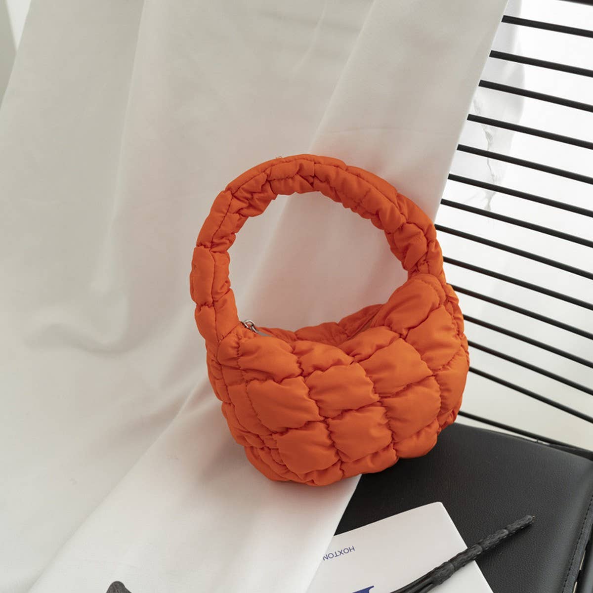 Stylish Plaid Puffy Cloud Handbag Mini Tote_CUAB00506