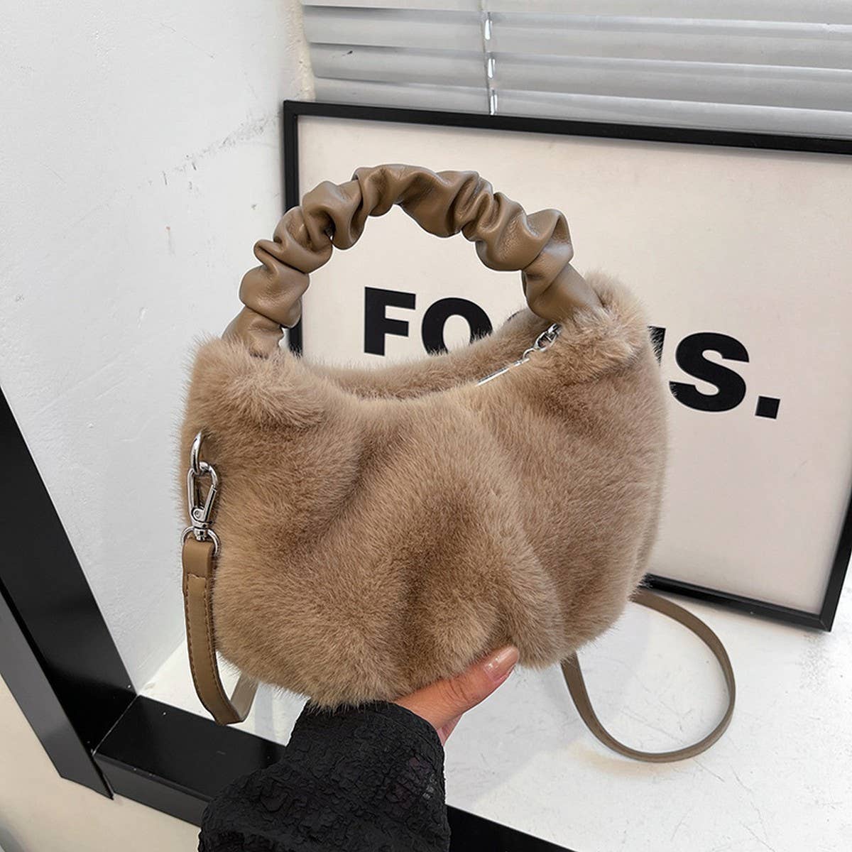 WINTER FASHION PLEATED TOTE PLUSH SHOULDER BAG_CWAB3977