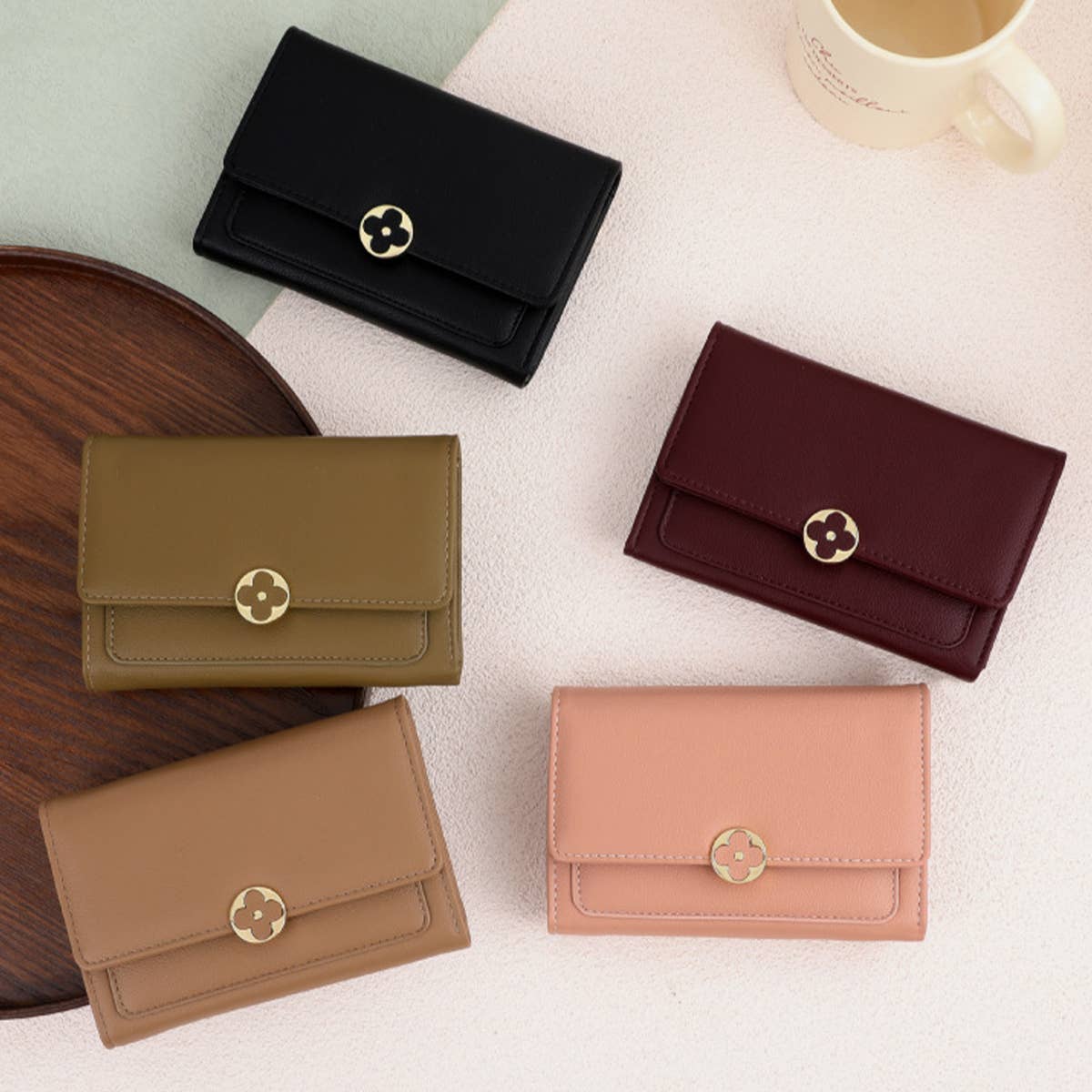FOUR LEAF CLOVER HIDDEN BUCKLE RETRO WALLET_CWAB1653