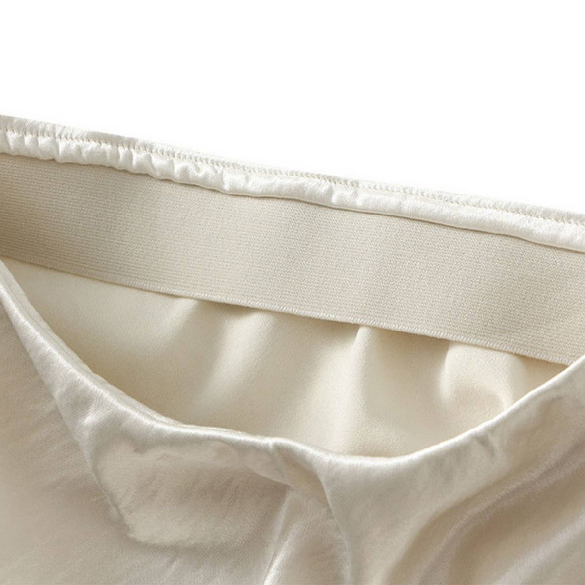 ELEGANT PLEATED SATIN FISHTAIL SKIRT