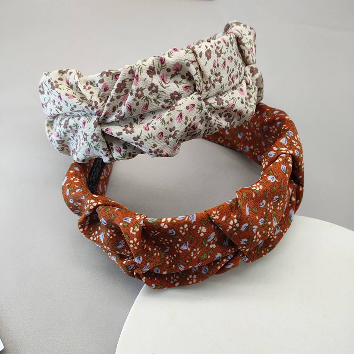 TRENDY FLORAL PLEATED HEADBAND