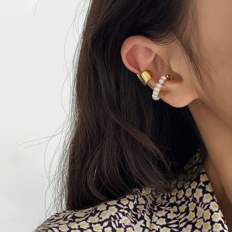 Retro freshwater pearl magnetic ear bone clips