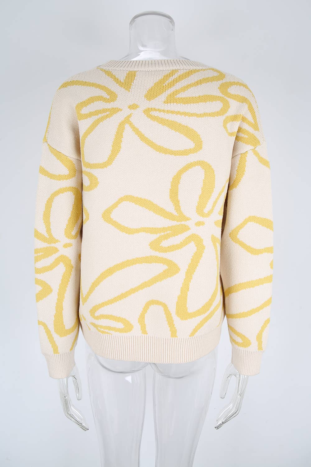 Flower-contrasting color loose knitted sweater