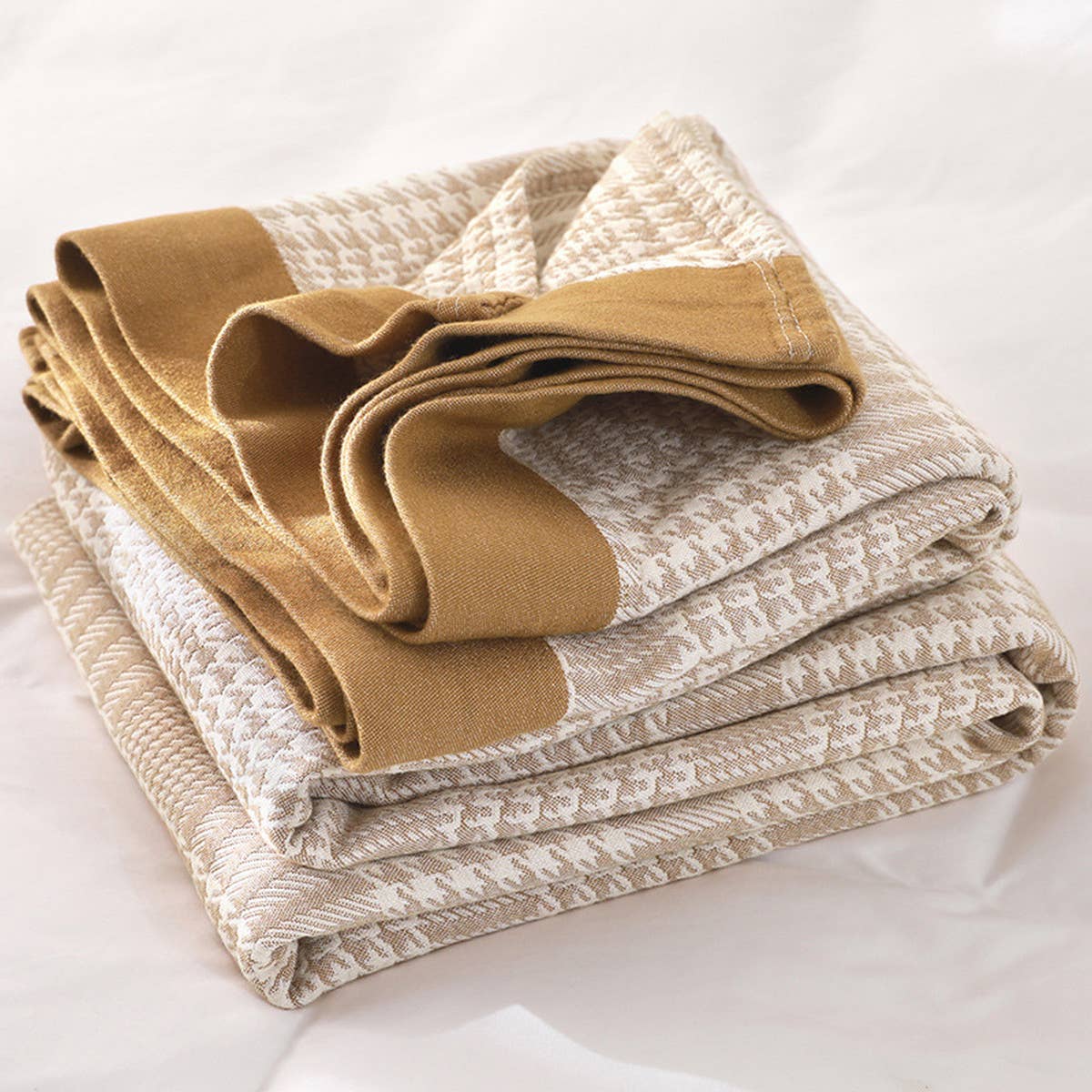 STRIPED AIR CONDITIONING BLANKET_CWMM1616