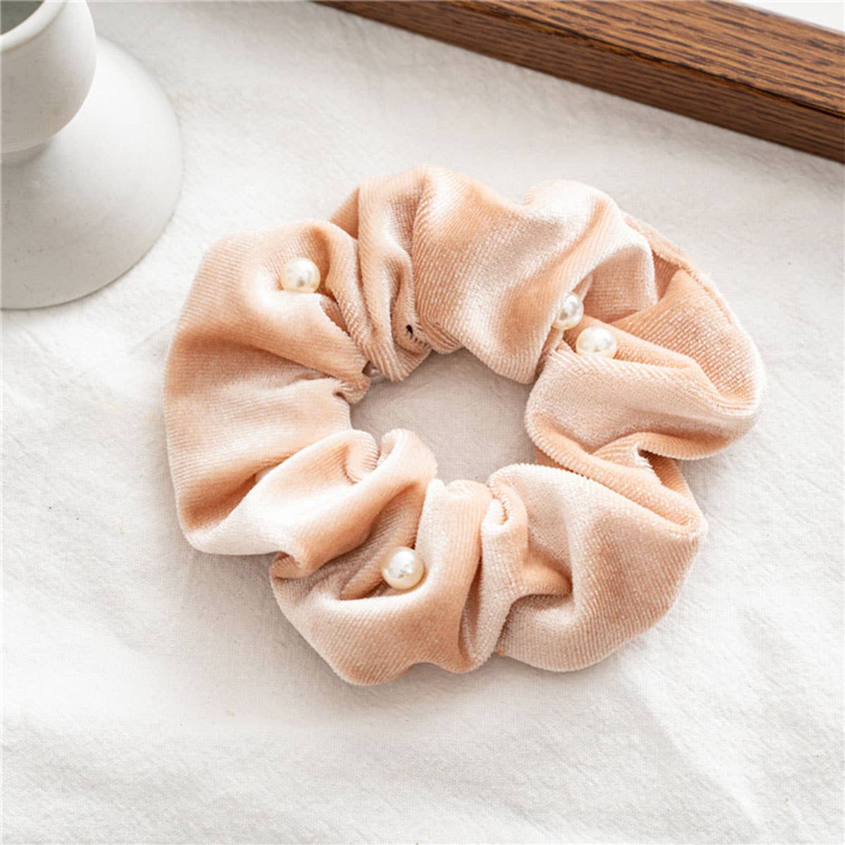 PEARL FUZZY HAIR SCRUNCHIES_CWAHA0382