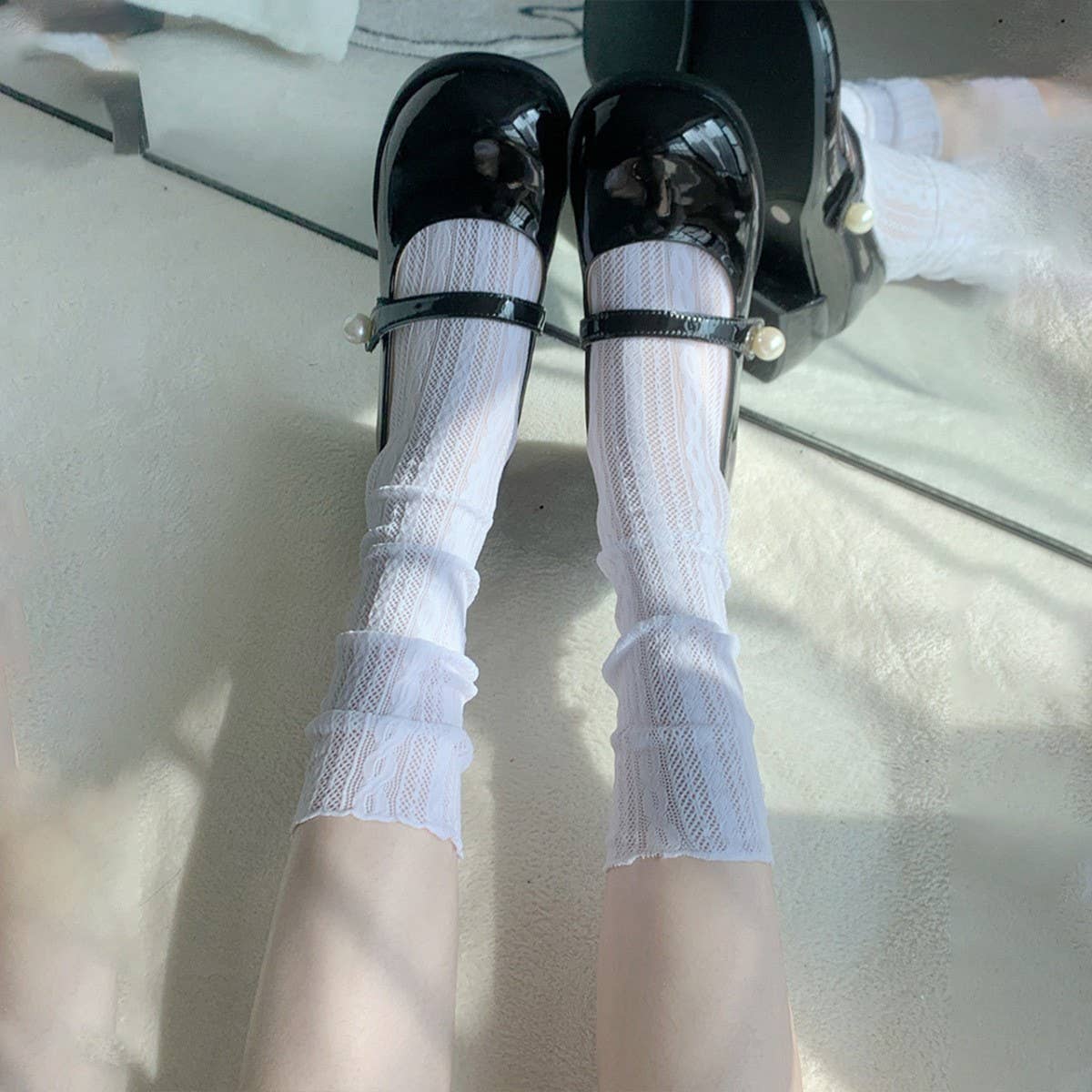 THIN LACE MESH SOCKS VERSATILE MID LENGTH SOCKS