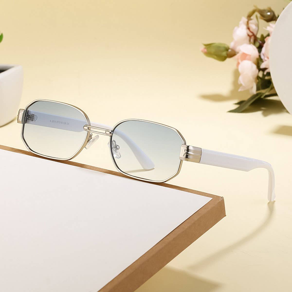 FASHIONABLE SQUARE FRAME SUN PROTECTION SUNGLASSES