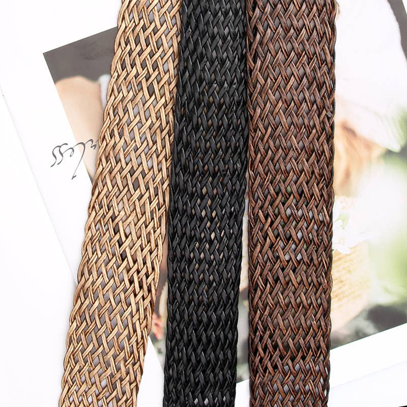 The versatile dress decorated with a woven belt