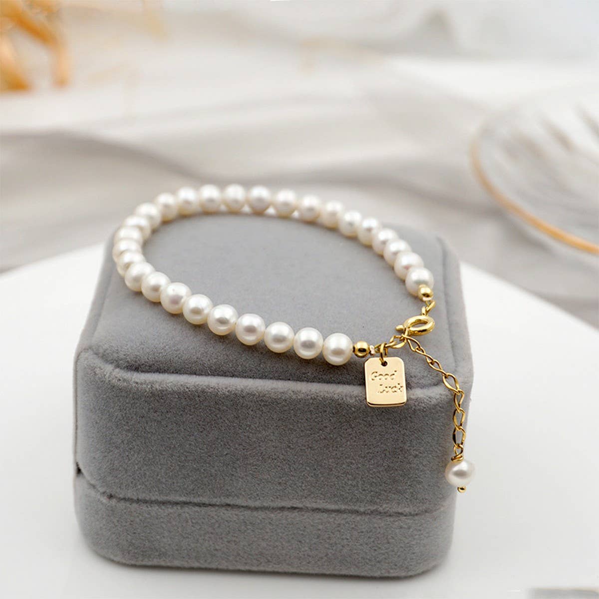 NEW SPRING AND SUMMER FRESHWATER PEARL BRACELET_CWAJE1670