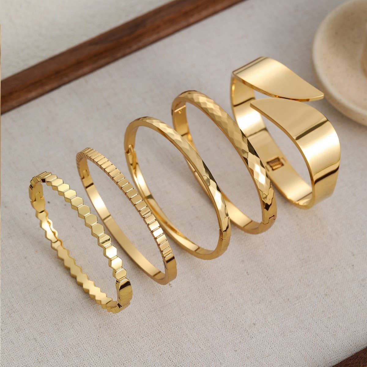 18K GOLD PLATED DIAMOND BRACELET GOLD RETROSTACKING_CWMM3724