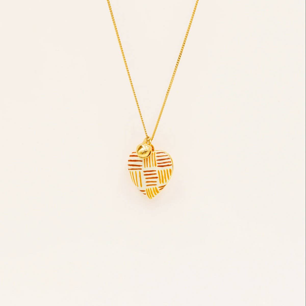 18K Gold Locket Necklace – Enamel Heart Design_CWMM6953