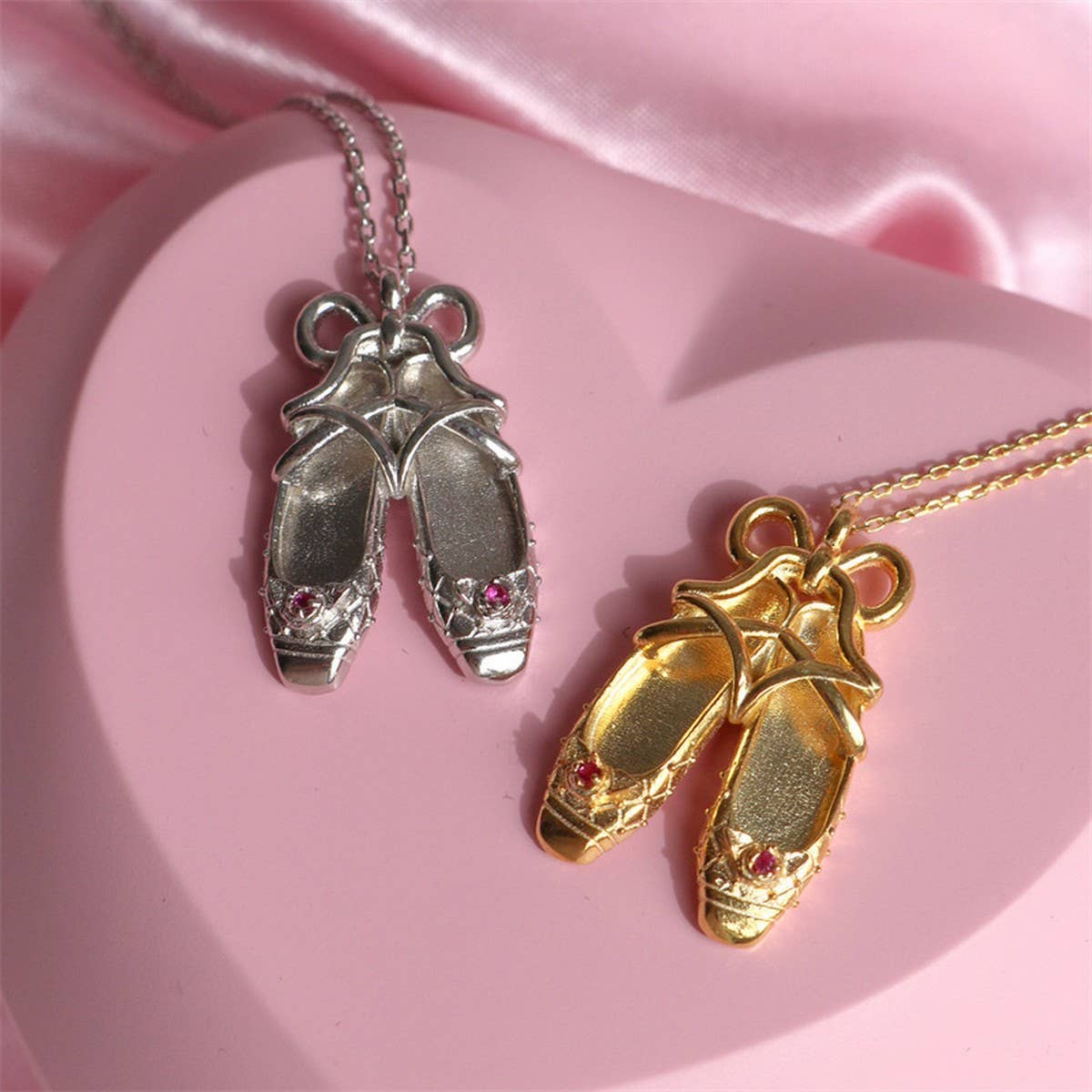 NEW CREATIVE BALLET SHOES PENDANT NECKLACE