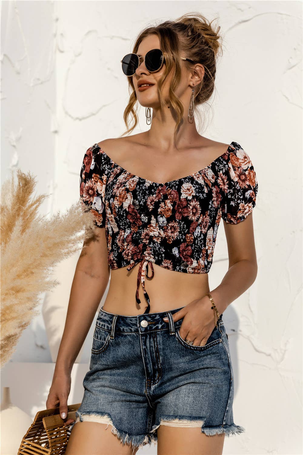 FLORAL LINE SHOULDER PULL STRING CROP TOP