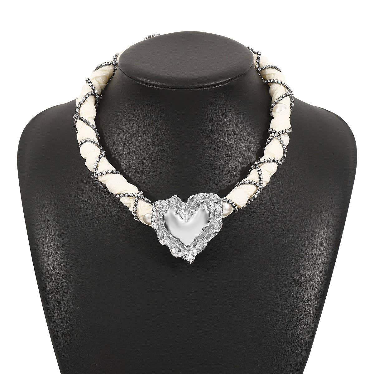 FASHIONABLE WOVEN FABRIC PEARL NECKLACE