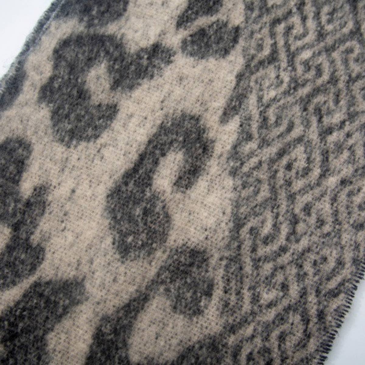 New Jacquard Leopard Print Scarf for Fall & Winter
