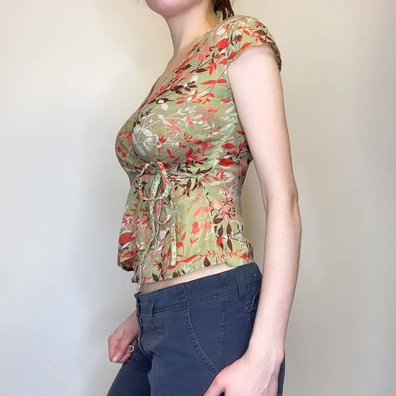 Floral tie V-neck puffed sleeve light T-shirt