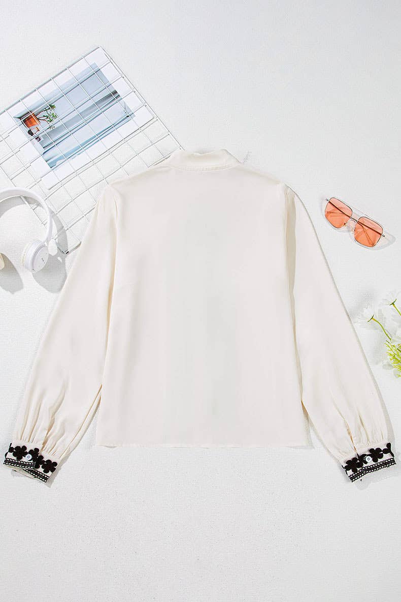 FLORAL EMBROIDERY SINGLE-ROW BUTTON-DOWN SHIRT