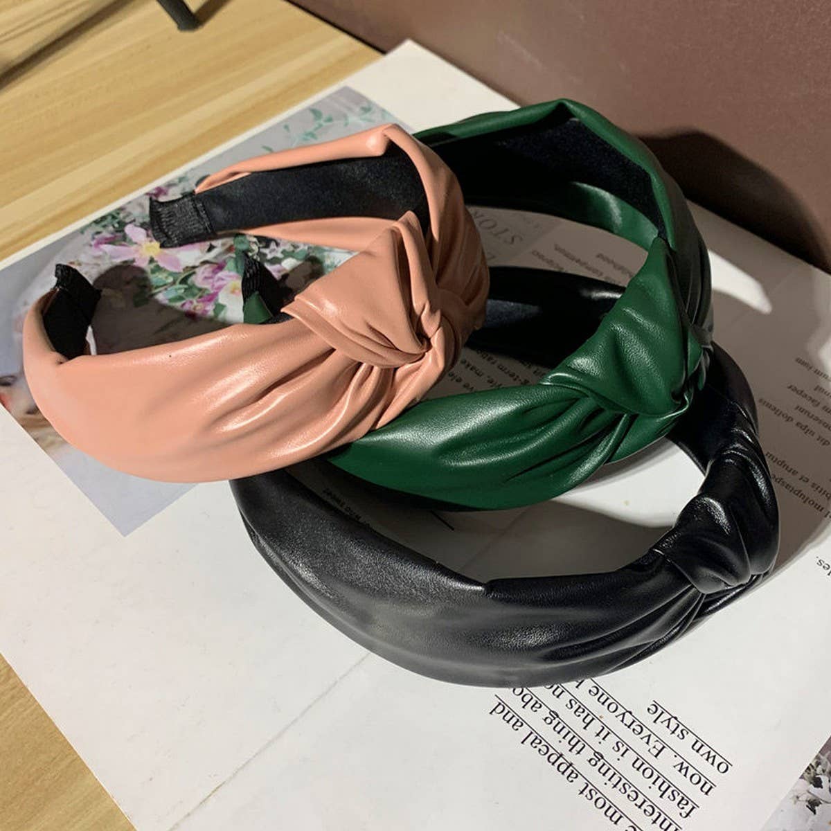 SIMPLE KNOTTED WIDE BRIM HEADBAND_CWAHA2553