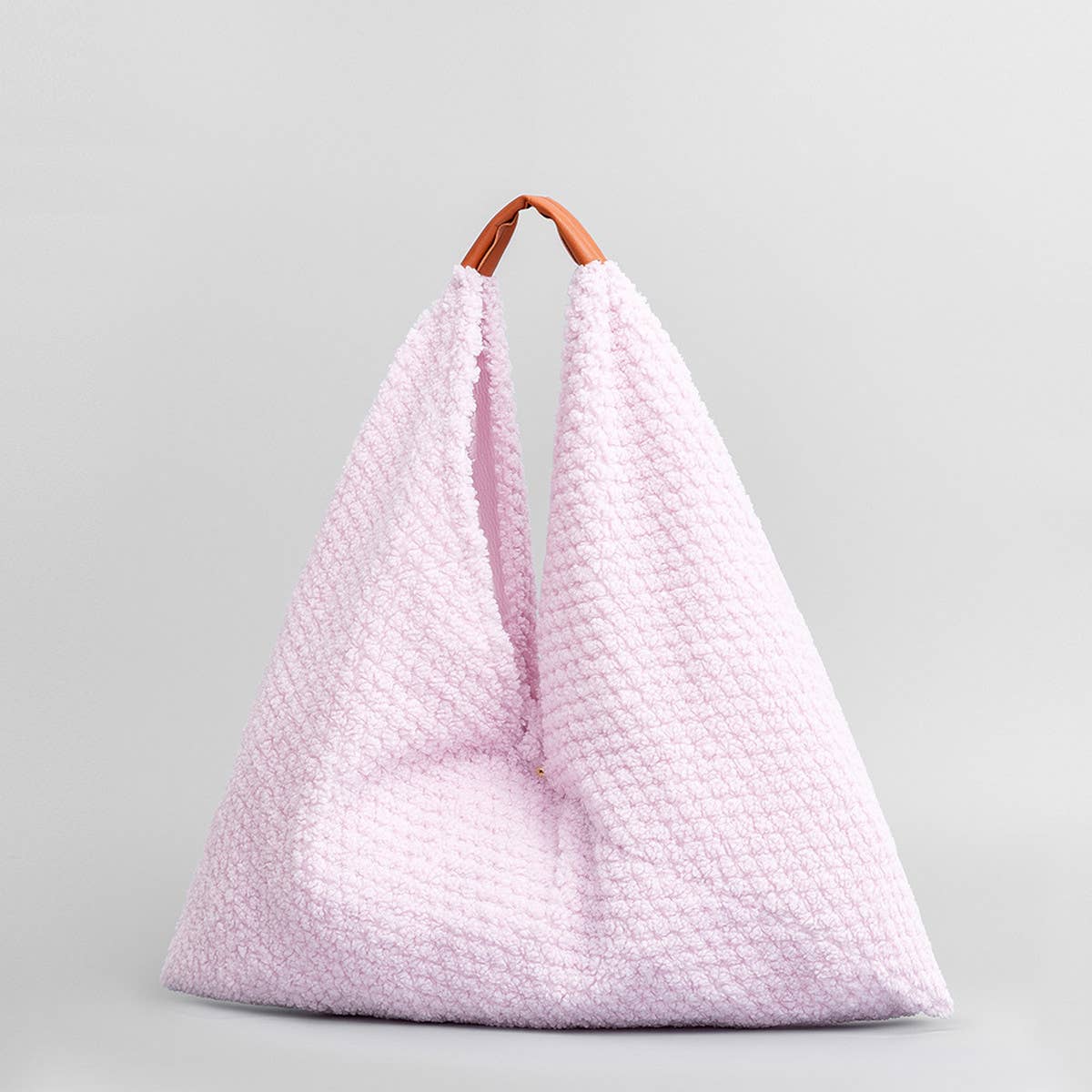 SIMPLE PORTABLE TRIANGLE SHOULDER BAG_CWAB2005