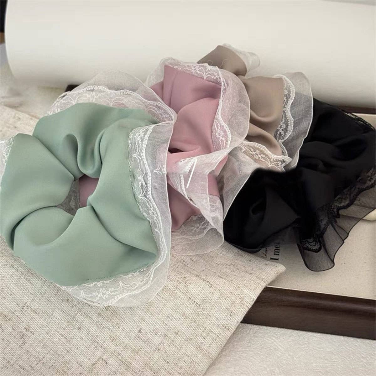 HIGH-END RETRO LACE HAIR TIE