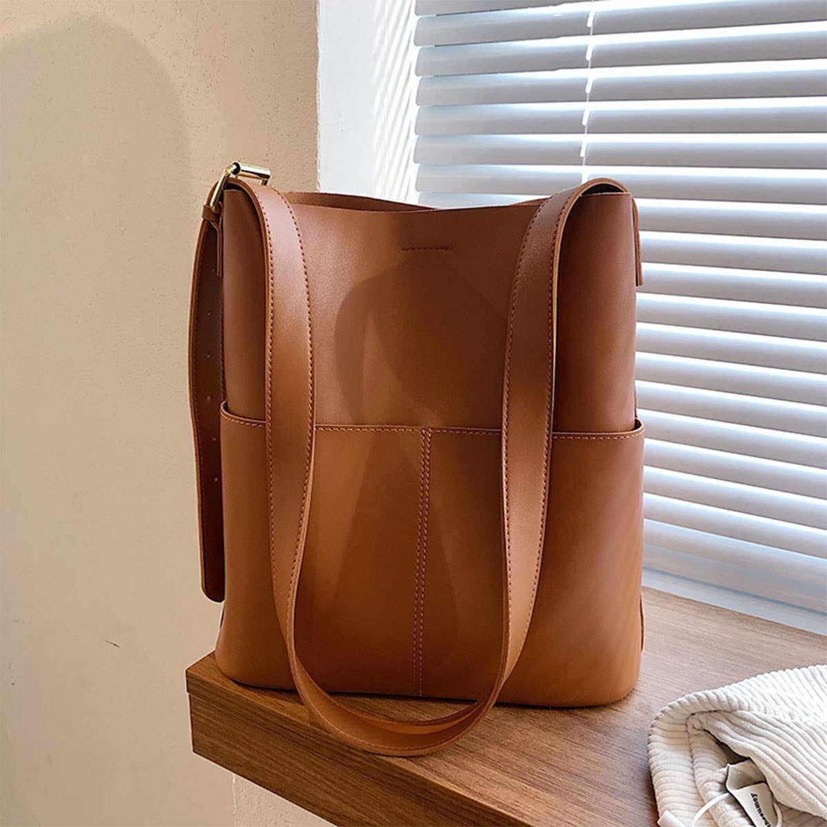 WOMEN LARGE-CAPACITY DESIGN SLUNG BUCKET BAG_CWAB0961