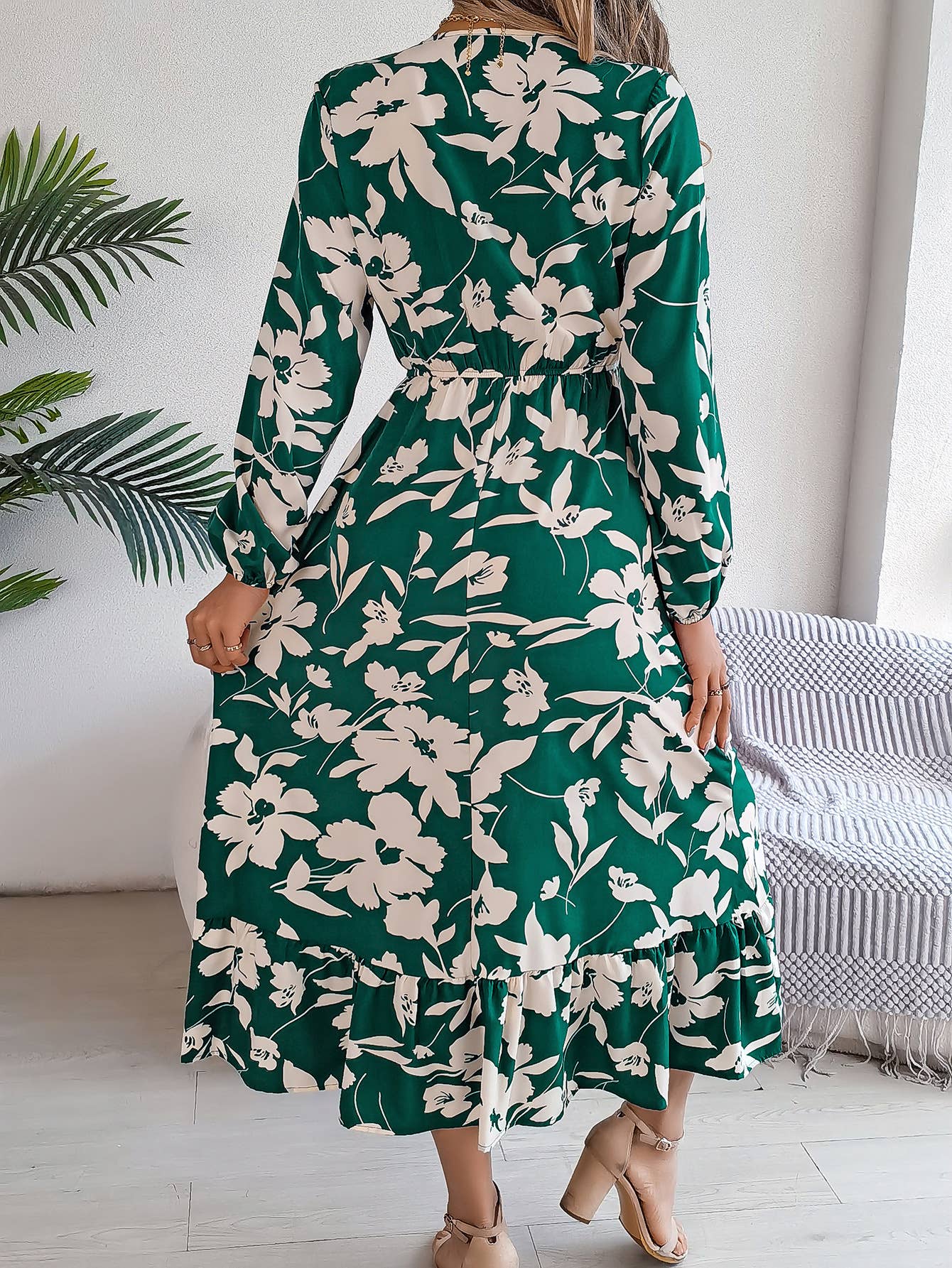FLORAL LONG SLEEVE PEPLUM DRESS WITH WAIST TUCKED