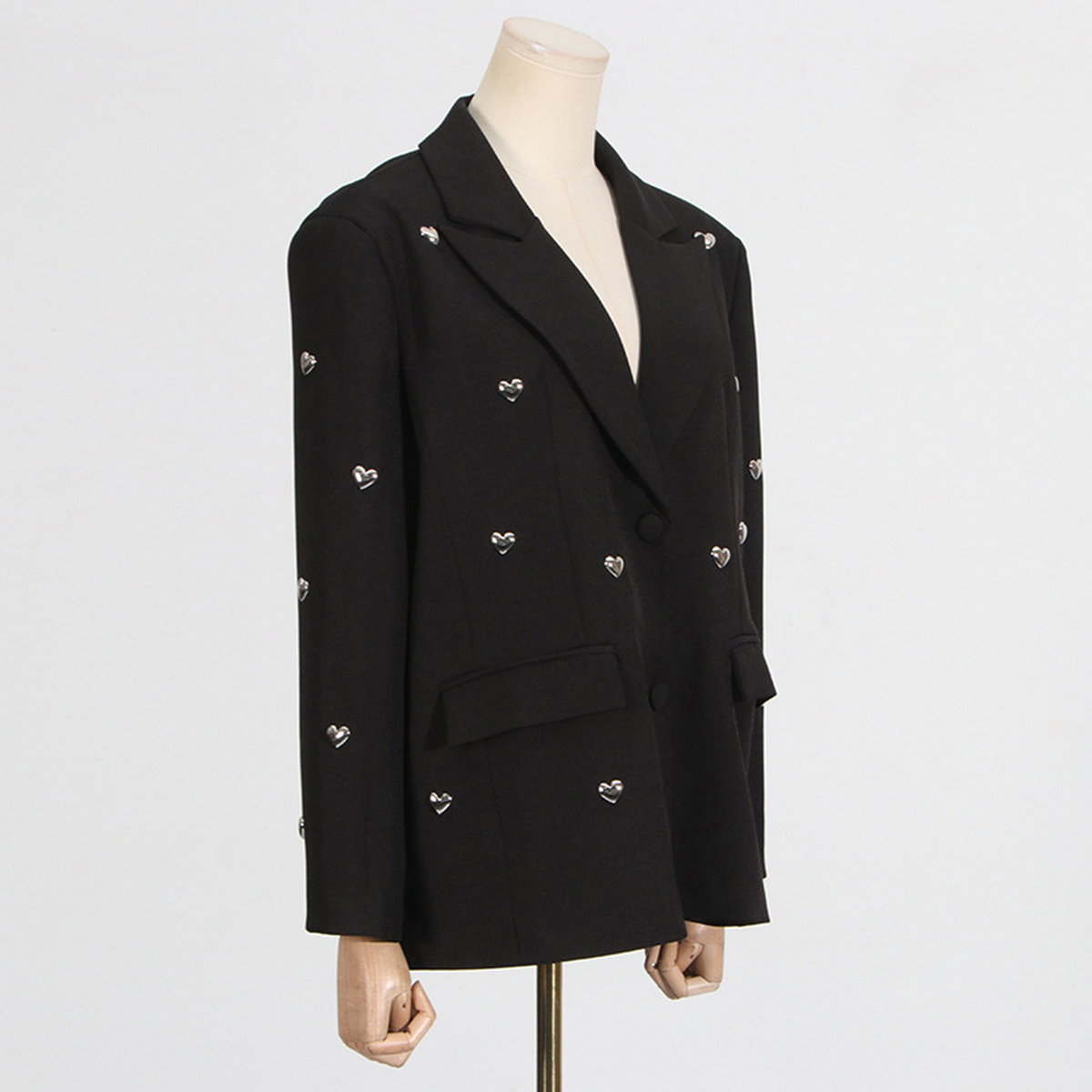 Spring Loose Fit Blazer with Heart Metal Detail_CWOCO1231