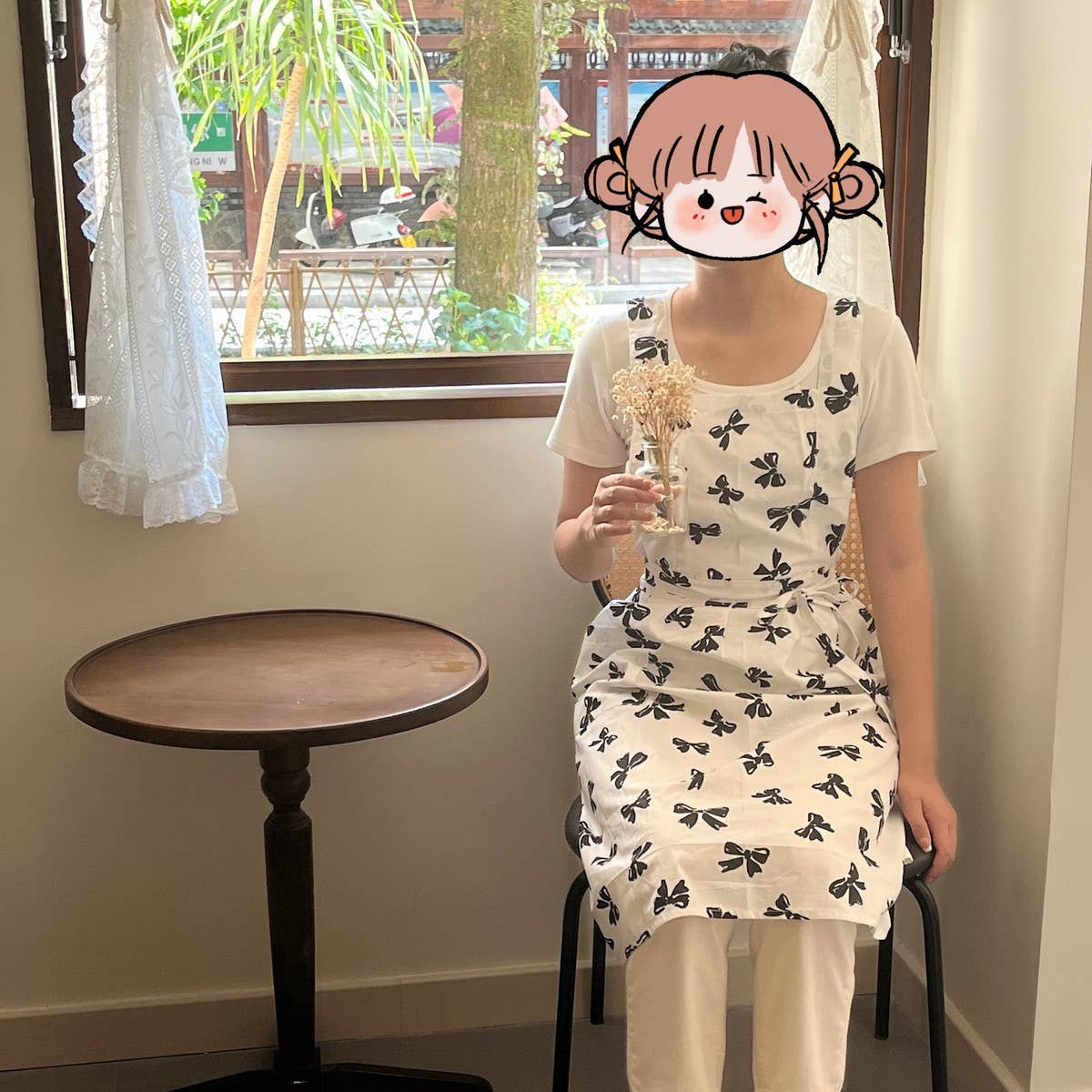 VEST BLACK AND WHITE BOW PRINT H-SHAPED APRON