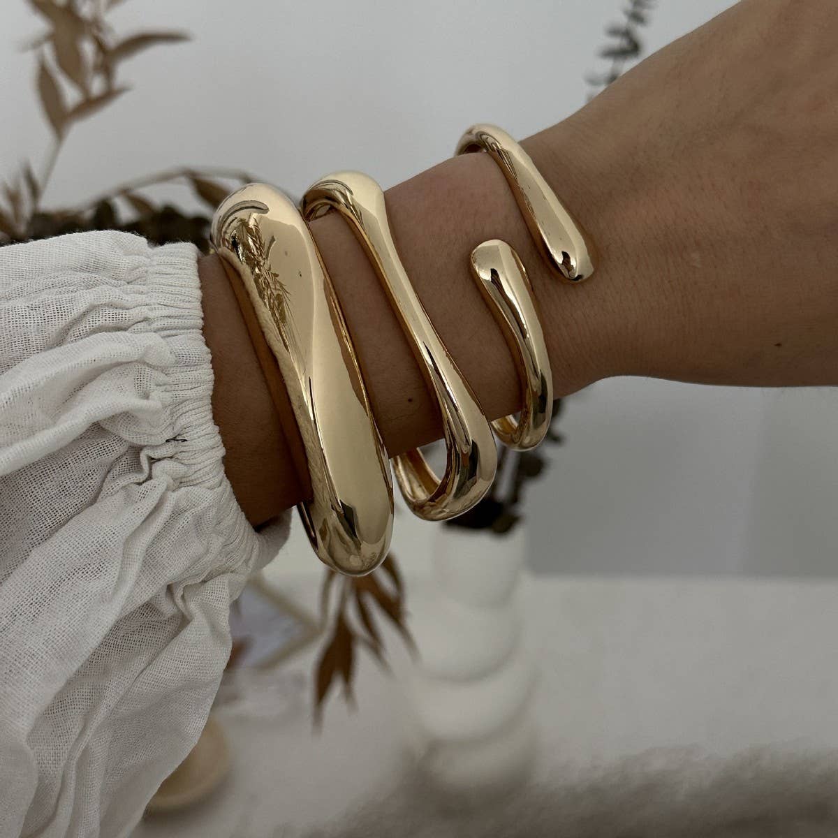 NEW DESIGN FASHION TREND METAL SMOOTH BRACELET
