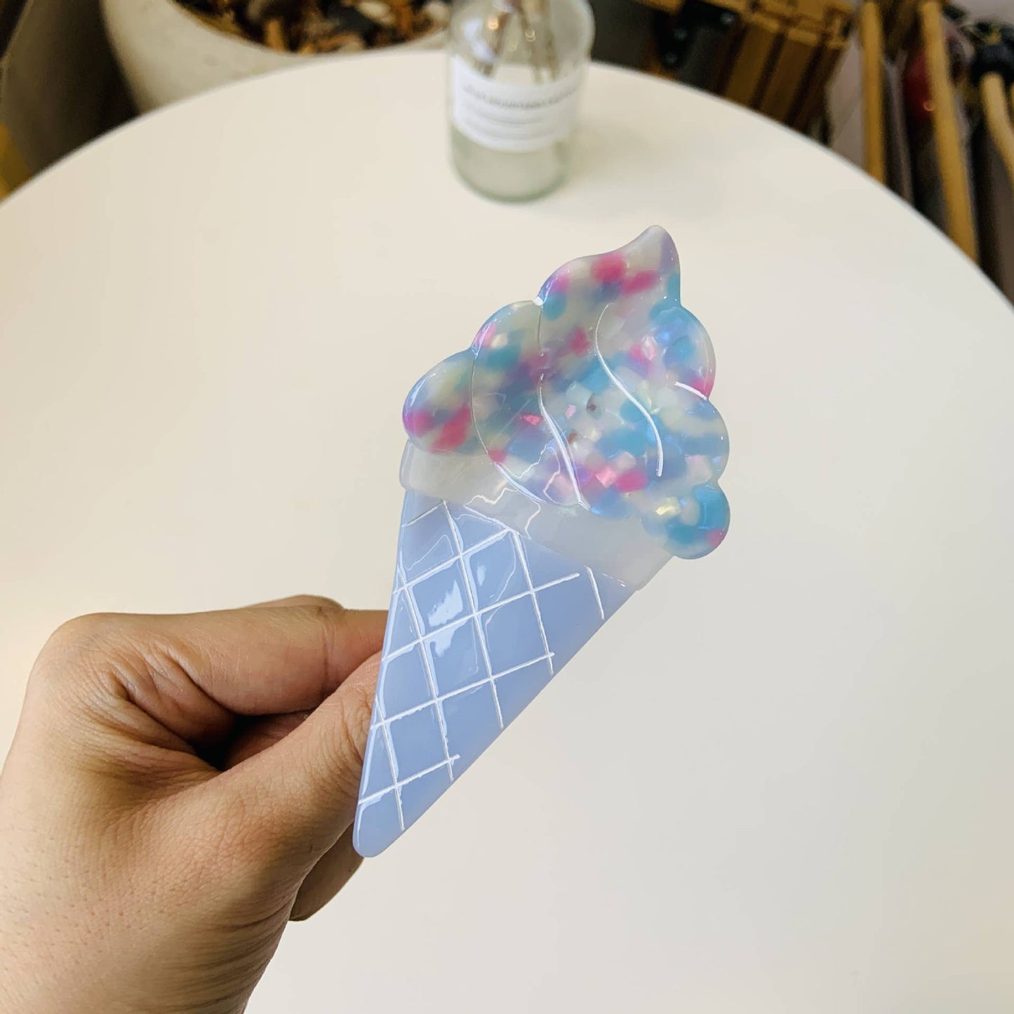 CREAM CONE ICE CREAM ACETIC ACID HAIR CLAW CLIP