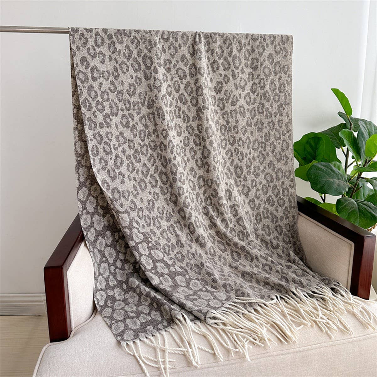 Stylish Leopard Tassel Scarf Women??¢s Winter_CWASC2758