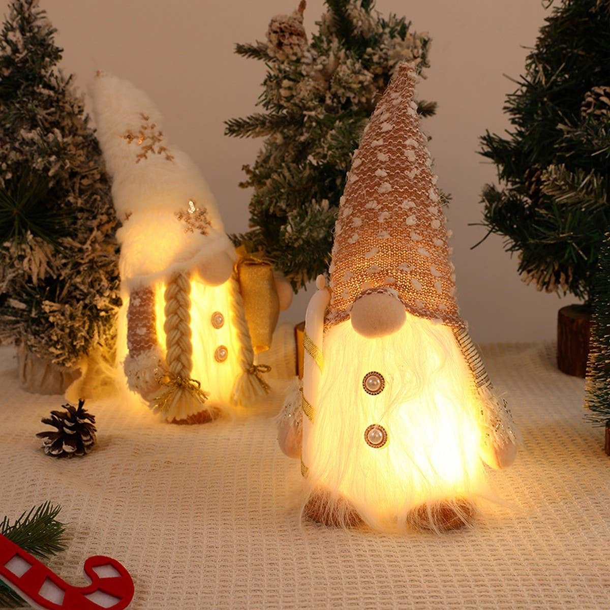 CHRISTMAS LONG BEARD PLUSH HAT WITH LIGHT ORNAMENT