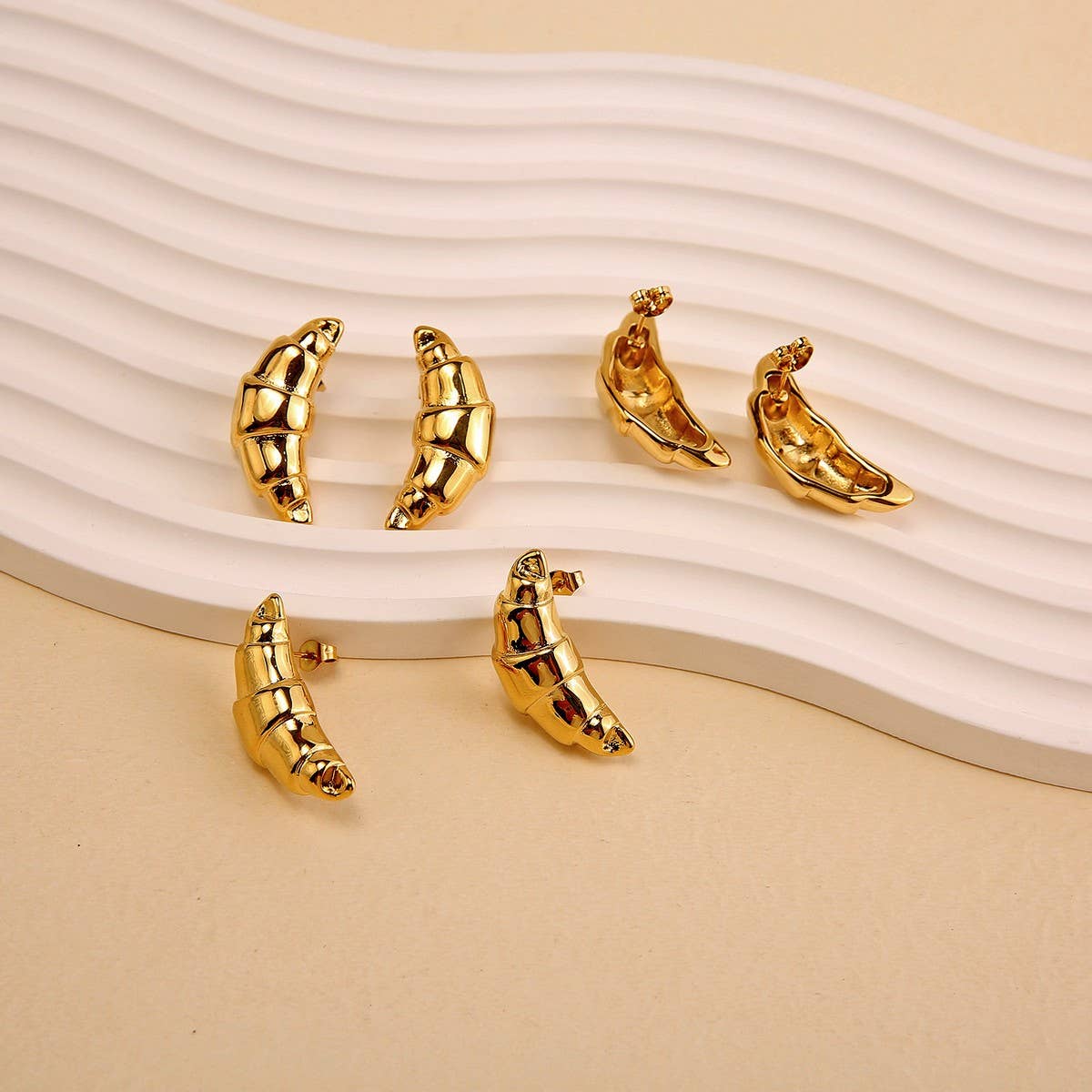 18K Stainless Steel Horn Spiral Titanium Earrings_CWMM8902