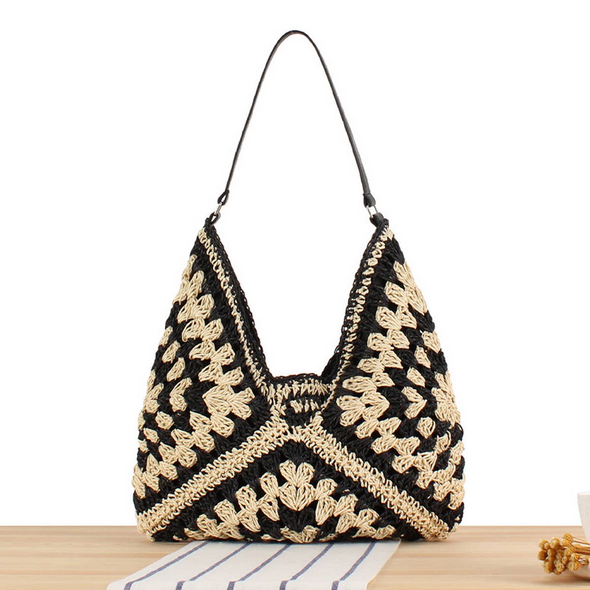 STRAW HOLIDAY COMMUTER SHOULDER BAG_CWAB2010
