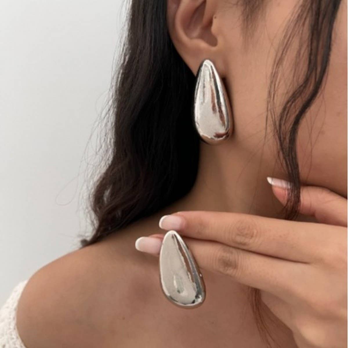 HIGH-GRADE STAINLESS STEEL WATER DROP EARRINGS