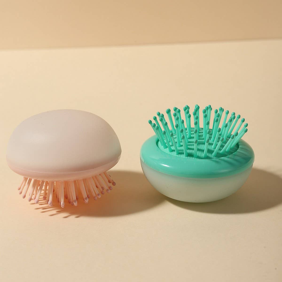 RETRACTABLE PORTABLE JELLYFISH-SHAPED COMB_CWAHA1875