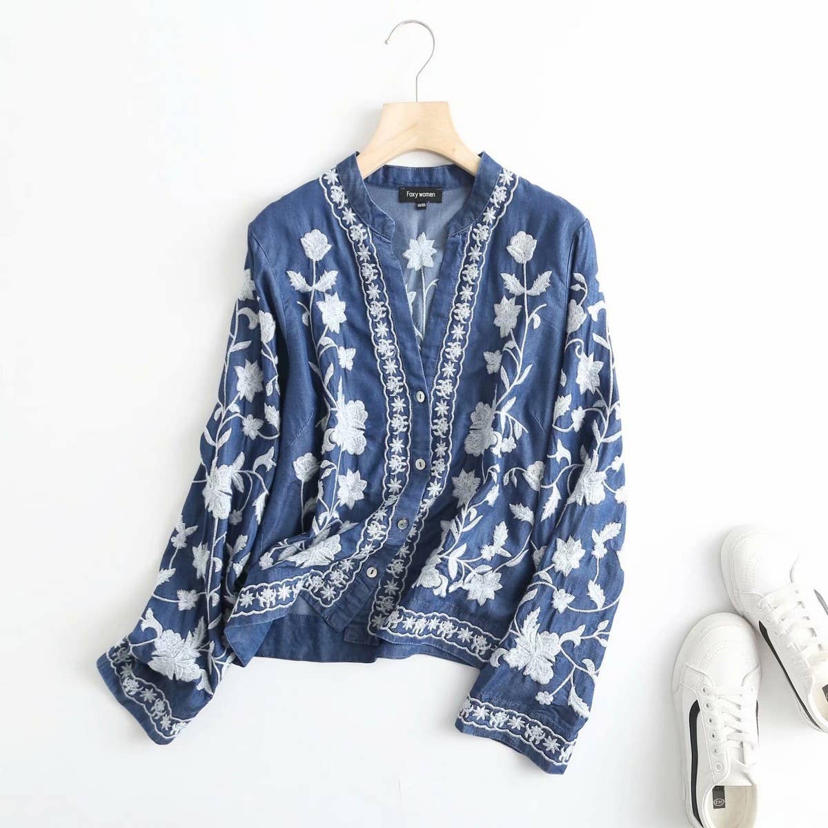 FLORAL EMBROIDERED V-NECK BUTTON SHIRT TOP BLUE