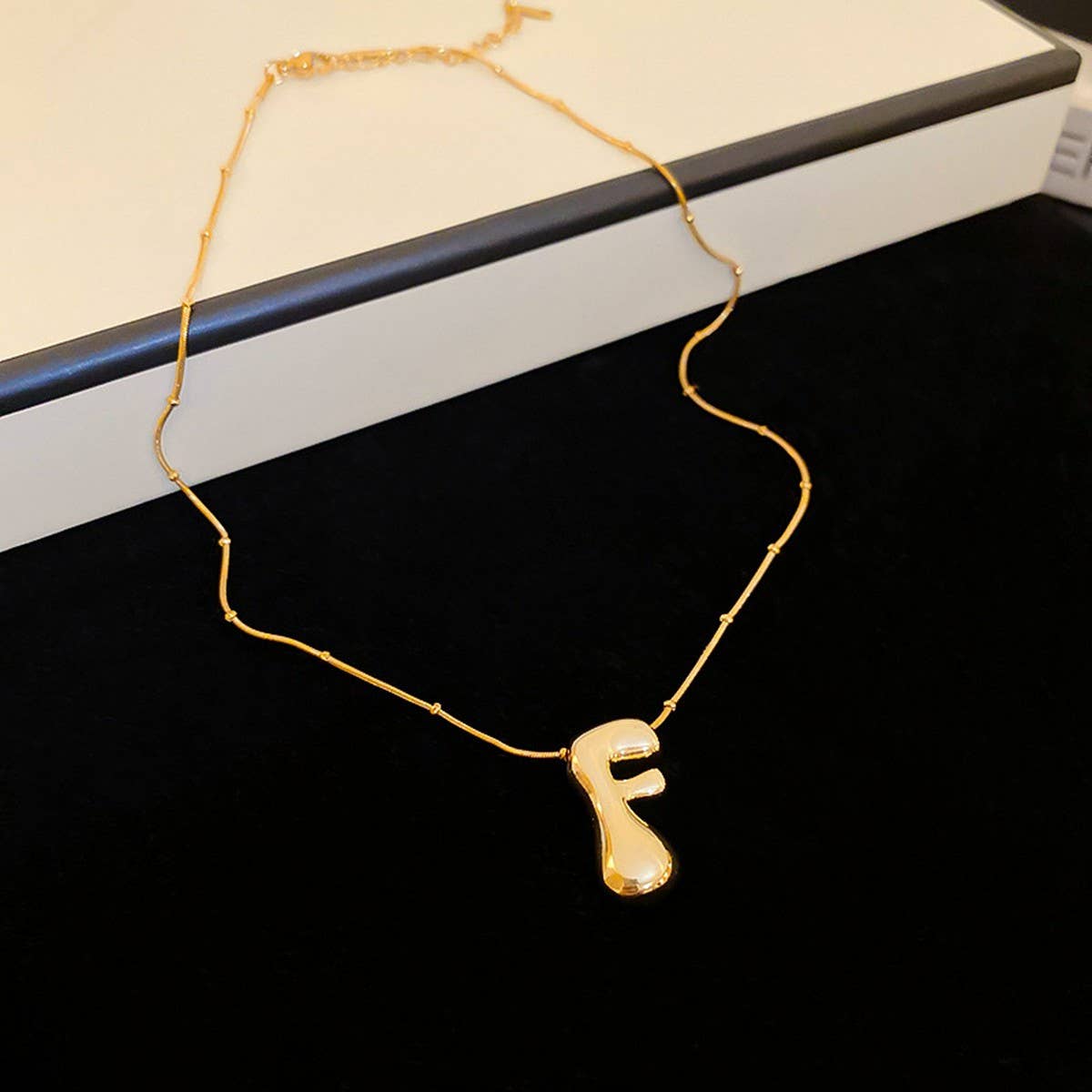 NEW LETTER PENDANT, NICHE TEMPERAMENT NECKLACE