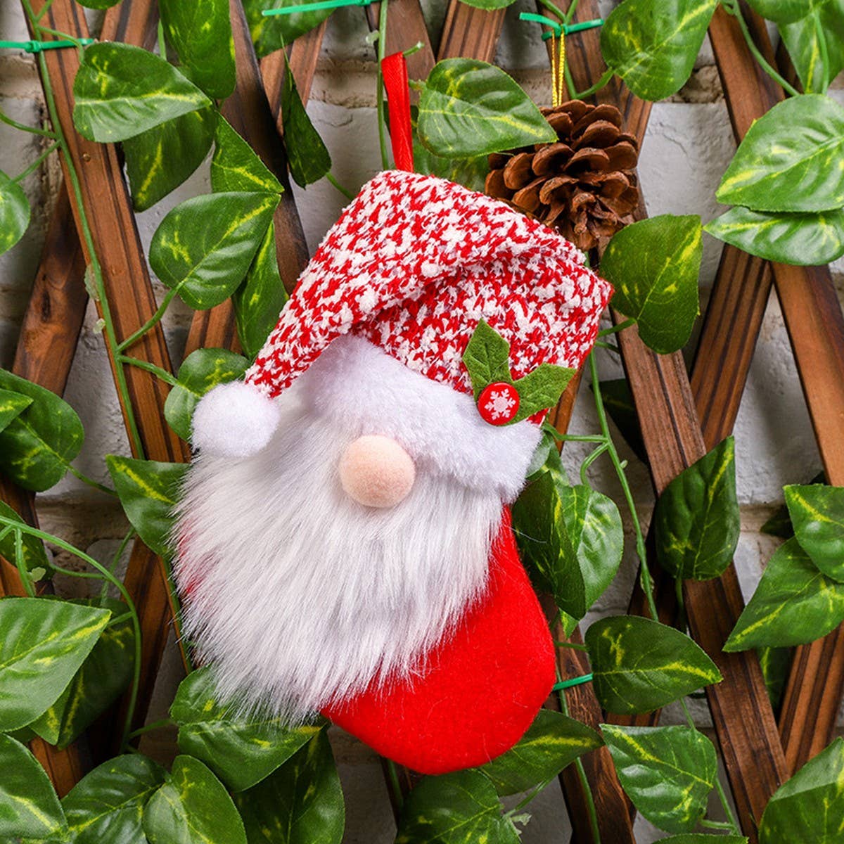 CREATIVE FACELESS OLD MAN CHRISTMAS STOCKINGS