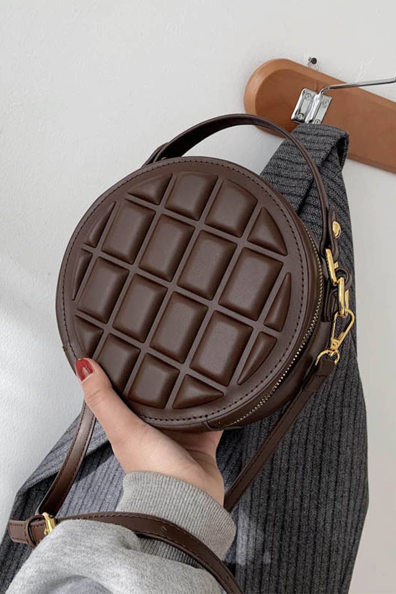 WAFFLE LOUND CROSS BODY BAG_CUAB0087