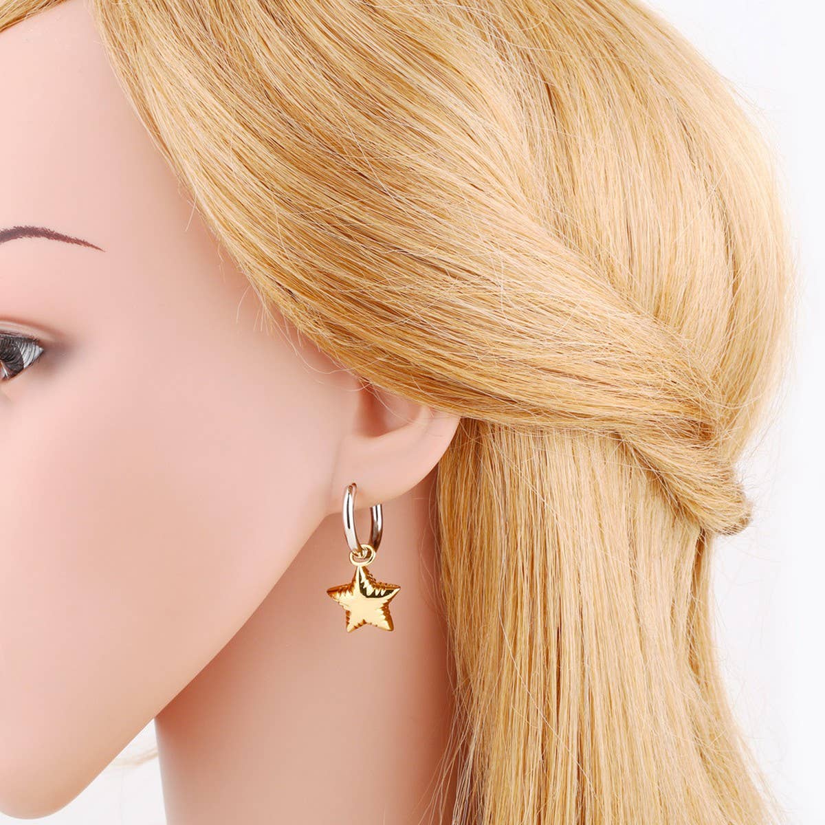 GOLD PLATED HEART-SHAPED PENDANT EARRINGS