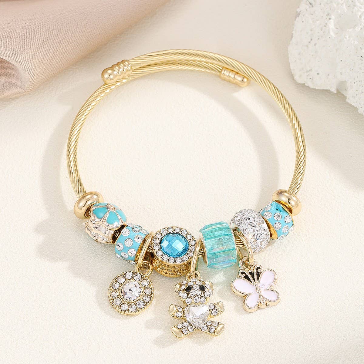 Trendy Beaded Bracelet with Bear Swan Heart