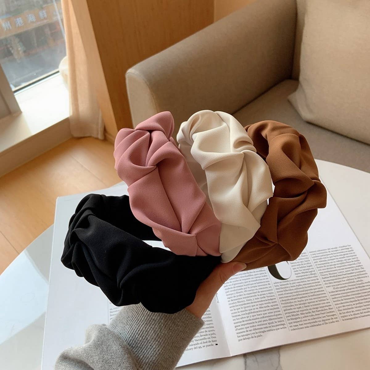 RUFFLED WIDE BRIM SOLID COLOR HEADBAND