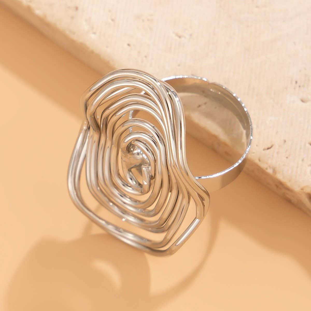 WRAPPED THREAD OPEN GEOMETRIC GOLD HOOP RING_CWAJE1817