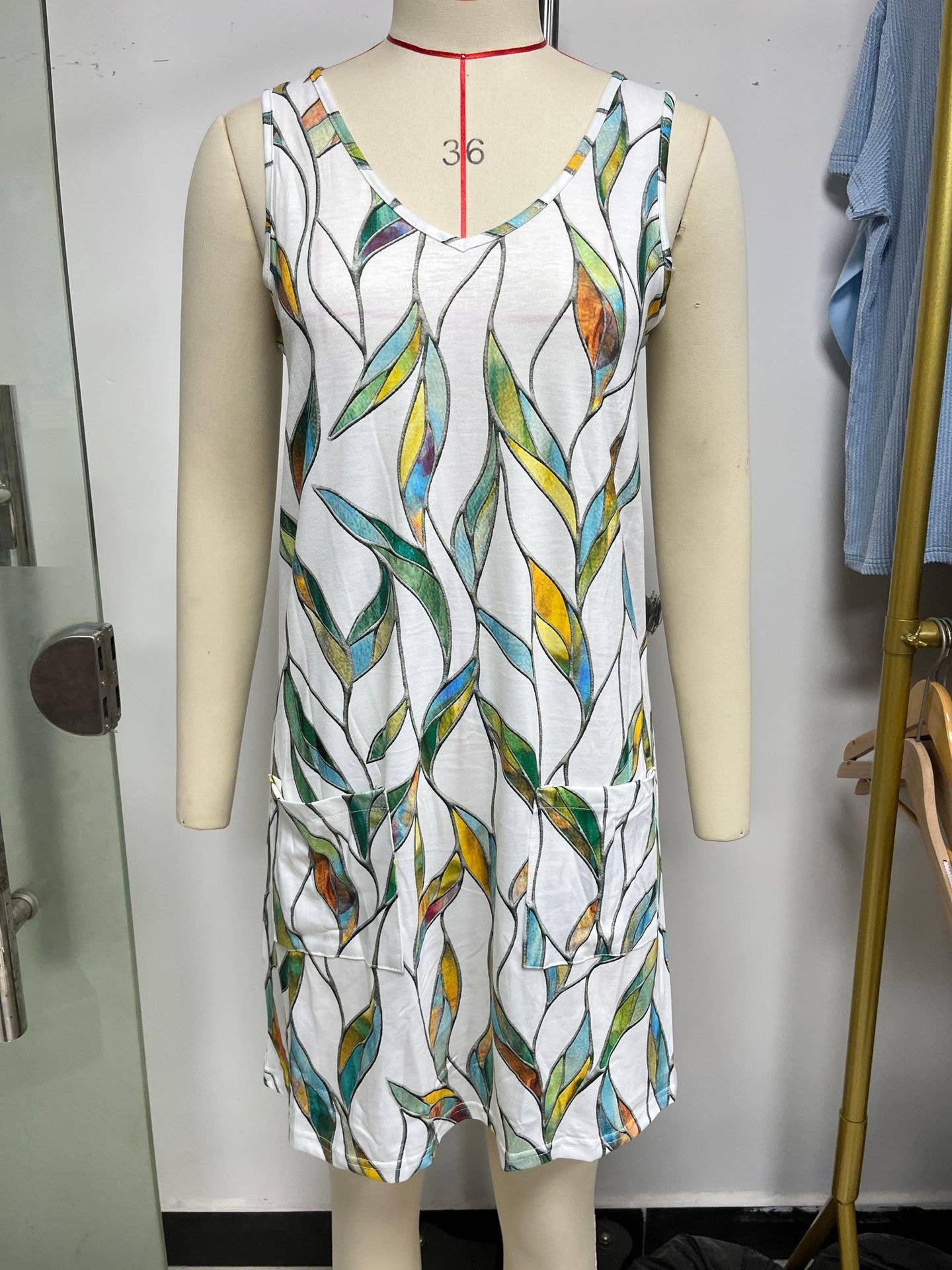Floral print V-neck sleeveless tank dress