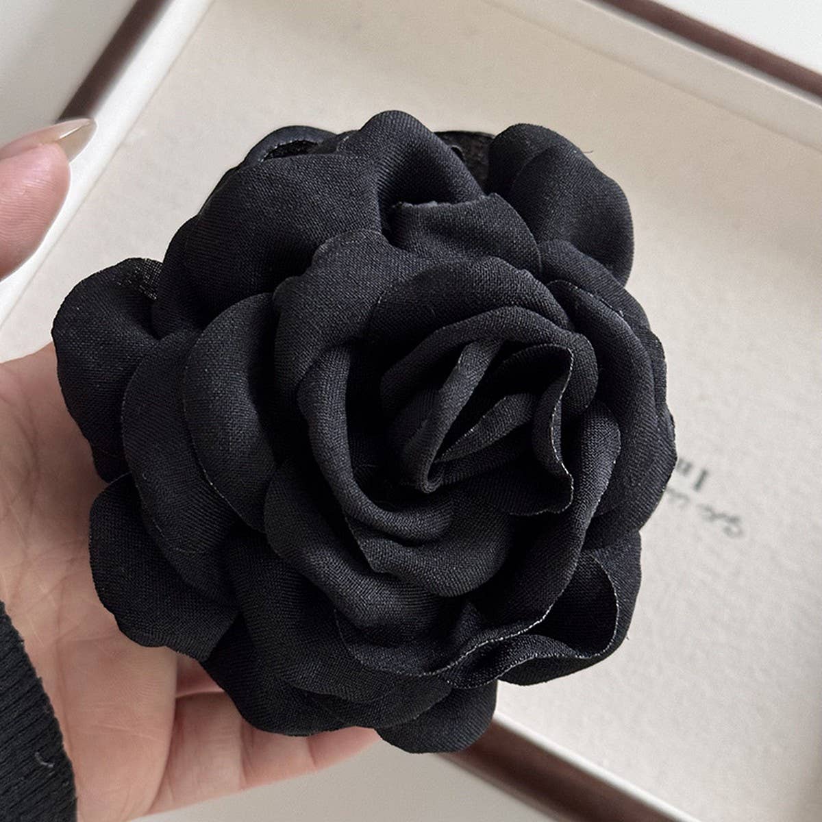 RETRO TEMPERAMENT ROSE FLOWER CLIP FOR WOMEN