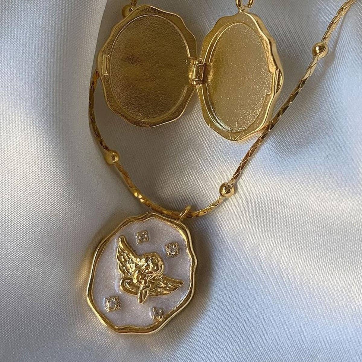 Artistic Pet Open and Close Album Box Necklace_CWMM5292